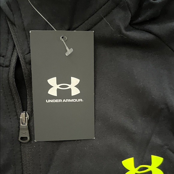 Under Armour Men's Black pullover with Neon Yellow Logo - Picture 3 of 5